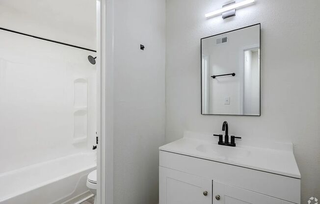Nissan Golden Gate | 2 Months of Free Rent!