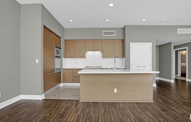 1 bed, 2 baths, 1,390 sqft, $6,195, Unit 39C