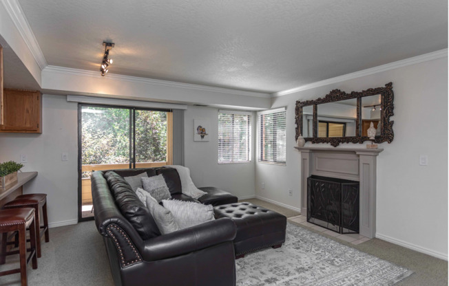 2 beds, 2 baths, 1,000 sqft, $1,525, Unit 960-12