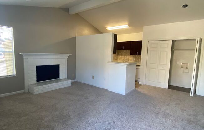2 beds, 2 baths, 1,038 sqft, $1,215, Unit 3302