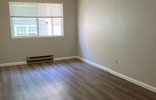2 beds, 1 bath, 687 sqft, $2,095, Unit A404