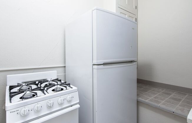 Studio, 1 bath, 332 sqft, $1,000, Unit 310