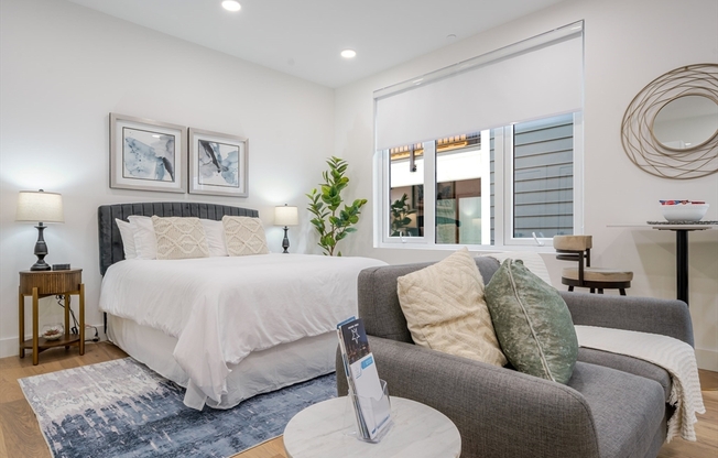 Studio, 1 bath, 450 sqft, $4,500, Unit 404FURNISHE