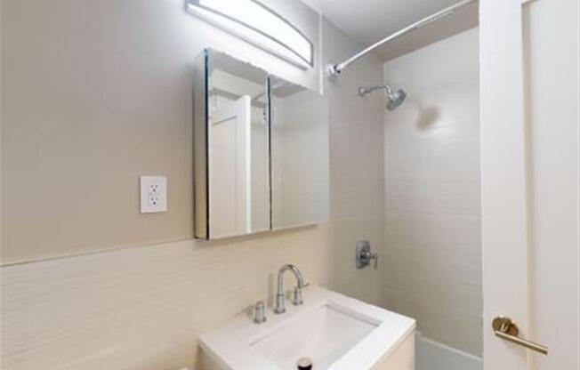 2 beds, 2 baths, $7,895, Unit 34H