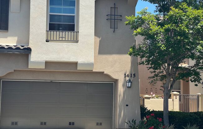 Wonderful Eastlake Townhome, 3 bedroom, 2.5 bath home, 2 car garage!