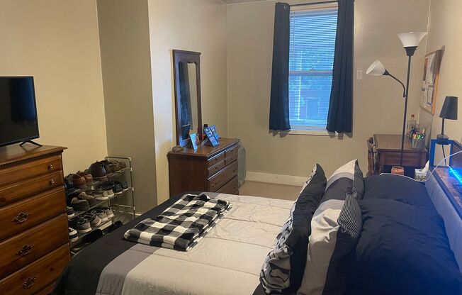 1 bed, 1 bath, $975, Unit Apt. 2