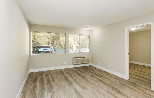 1400 Creekside Apartments CDM