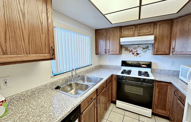 2 beds, 2 baths, $1,400