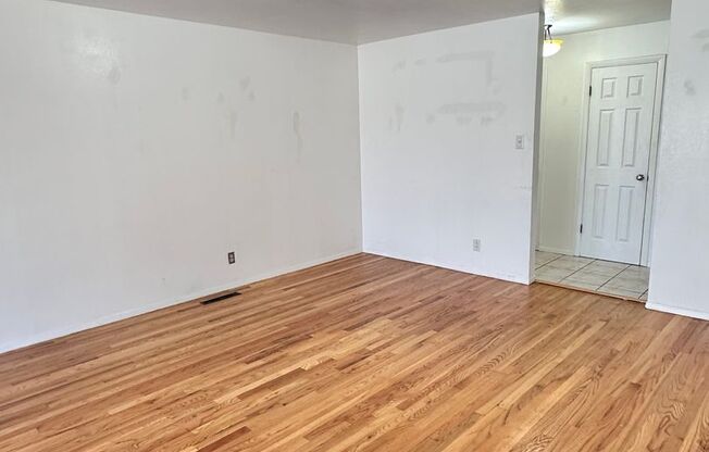 Move in Special 3 Bedroom 2 Bathroom with 2 Car Garage