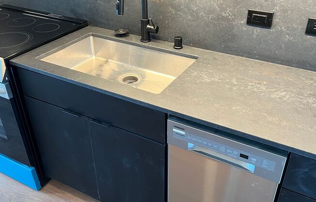 Studio, 1 bath, 422 sqft, $2,530, Unit 708