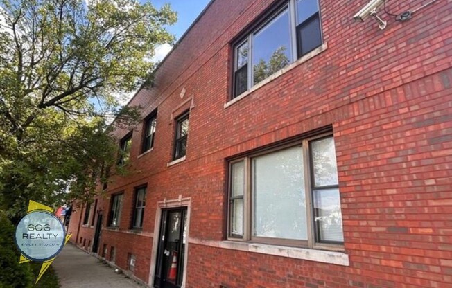 4811 W WARWICK