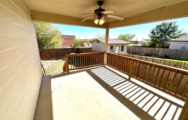 4 beds, 2 baths, $1,999