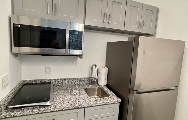 1 bed, 1 bath, $1,600