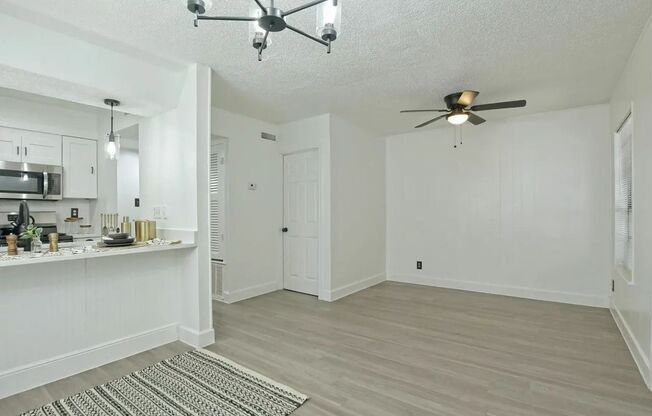 1 bed, 1 bath, 620 sqft, $975, Unit 209