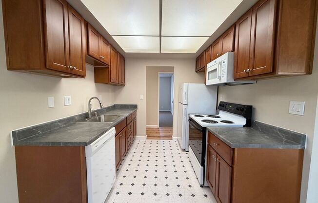 Shadow Creek Apartments