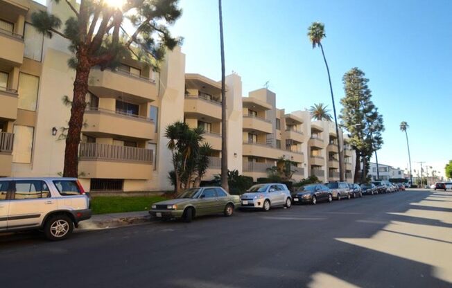 5th Street Apartments- Luxurious Bedrooms with Covered Parking! Call Now!