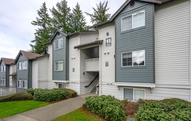 2 beds, 2 baths, 1,030 sqft, $1,735, Unit 811