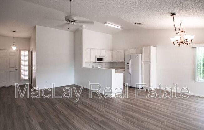 1951 E WESTCHESTER DR