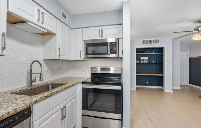 1 bed, 1 bath, $949