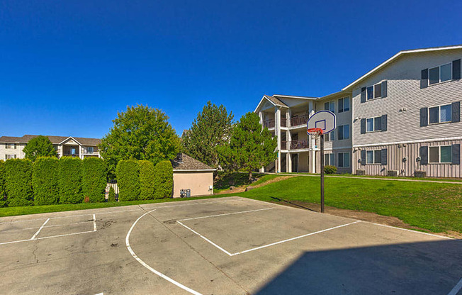 Basketball Court at SILVER CREEK, Pasco, WA, 99301