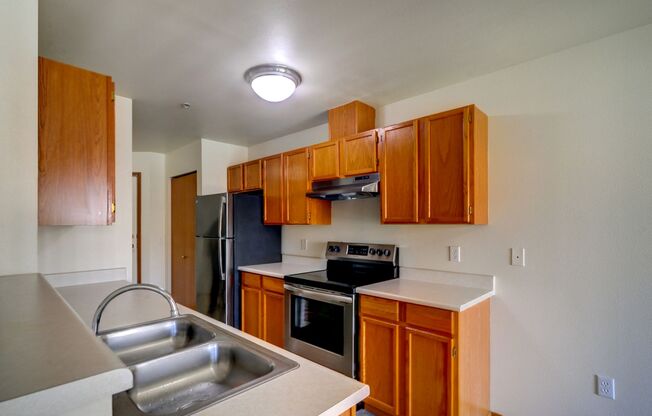 1 bed, 1 bath, 811 sqft, $1,595, Unit F304