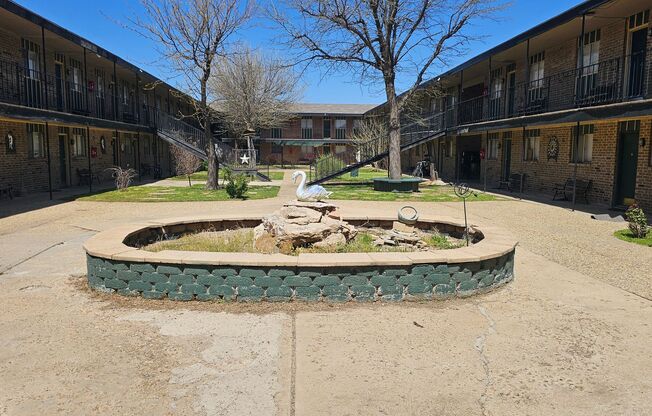 Courtyard Apartments - Pampa