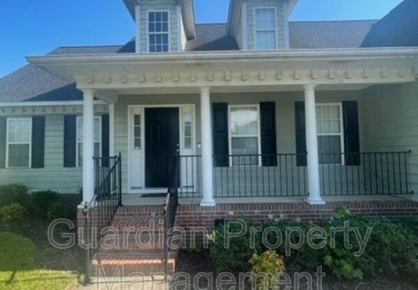 4 beds, 2.5 baths, 2,400 sqft, $2,100