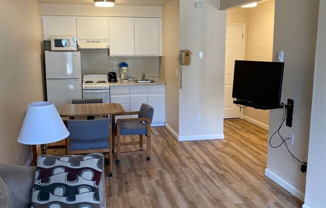 1 bed, 1 bath, 410 sqft, $1,350, Unit 310