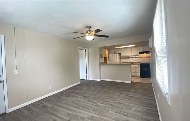 1BD/1BA Apartment off Curry Ford in Henley Park Apartments!