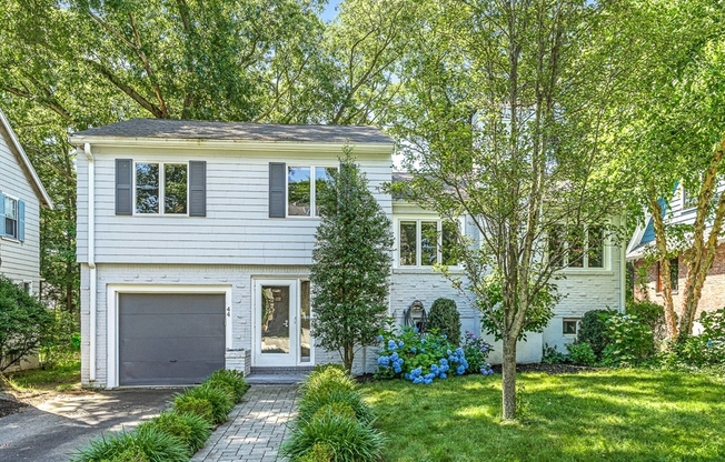 44 ROWENA RD