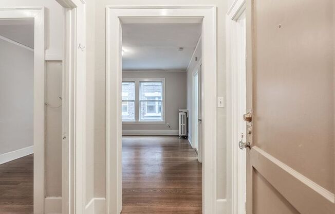 Studio, 1 bath, 400 sqft, $1,350, Unit 01 - 317