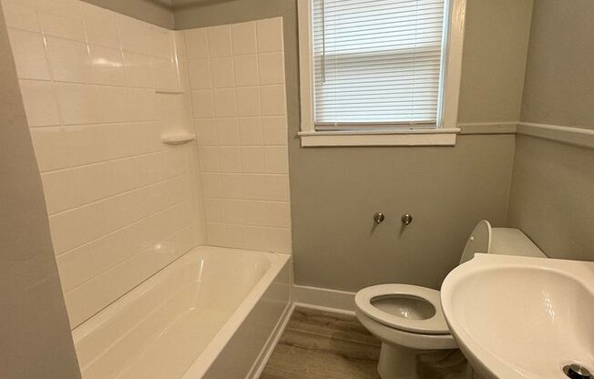 2 beds, 1 bath, $1,425