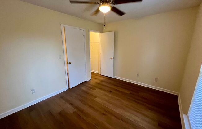 1 bed, 1 bath, $875, Unit E-36