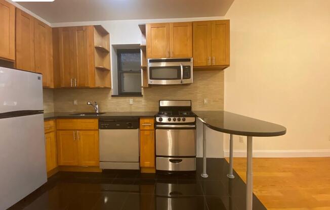1 bed, 1 bath, $3,595, Unit 2C