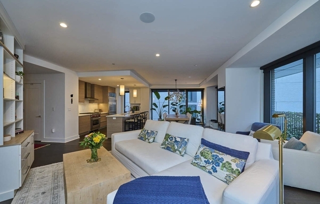 2 beds, 2 baths, 1,435 sqft, $6,990, Unit 501