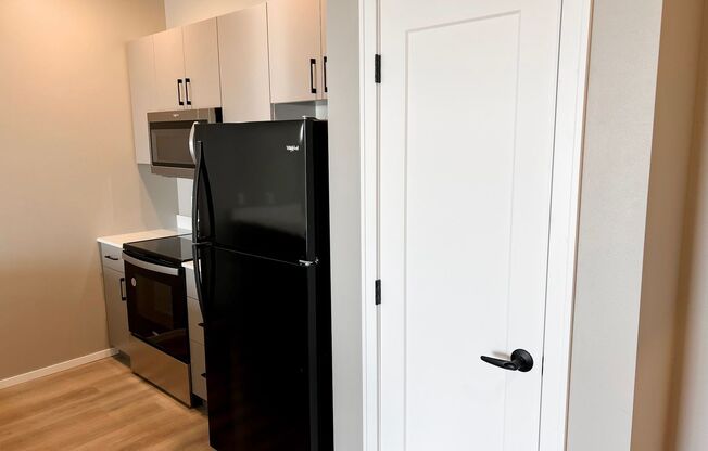 1 bed, 1 bath, 758 sqft, $1,145, Unit Bldg 5 Apt 5303