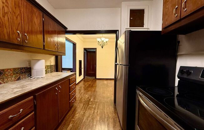 810 W Craig Pl #103.