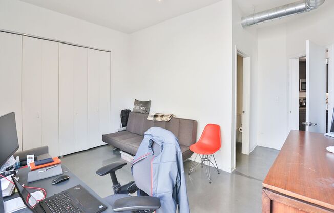 3 beds, 2 baths, 1,300 sqft, $3,995, Unit 408