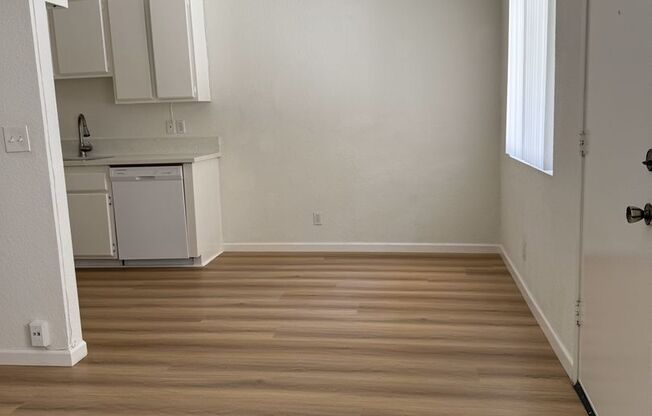 Renting 1 beds. 1 bath Apt.