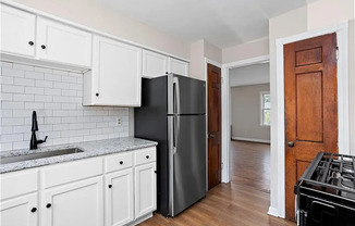2 beds, 1 bath, $1,175, Unit Unit 1