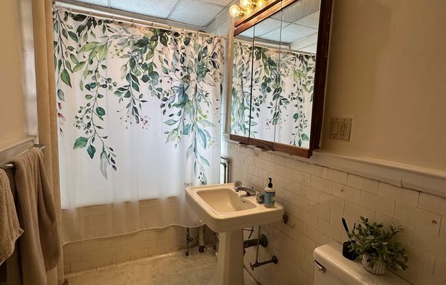 Studio, 1 bath, $2,025, Unit 212