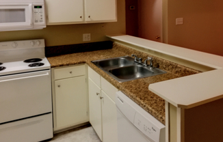 2 beds, 2 baths, $1,500