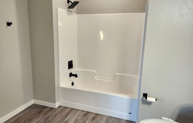 2 beds, 1 bath, 966 sqft, $1,550, Unit 301