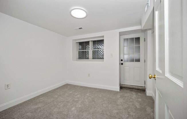 2 beds, 1 bath, $3,100