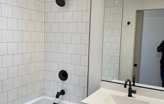 1 bed, 1 bath, 745 sqft, $1,650, Unit 356