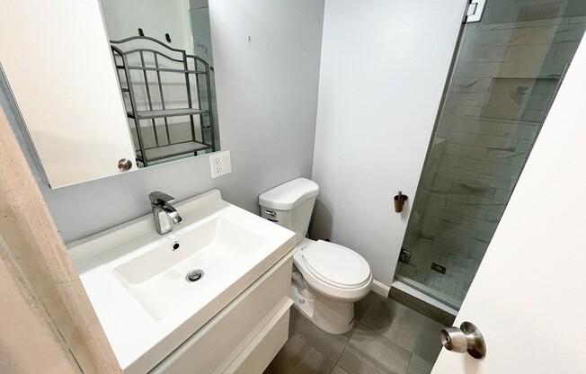 4 beds, 2 baths, $8,000, Unit 26