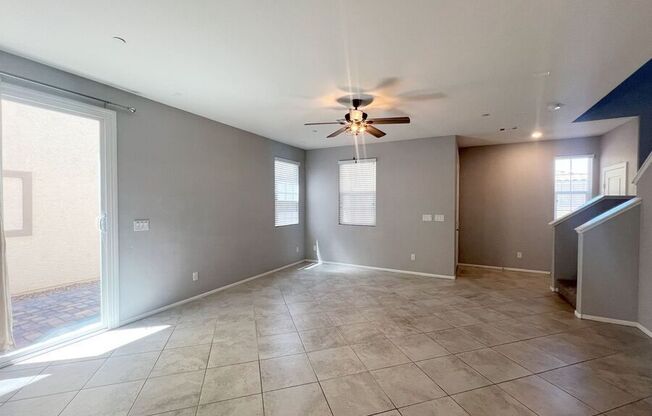 3145 UMBRIA HLS WALK