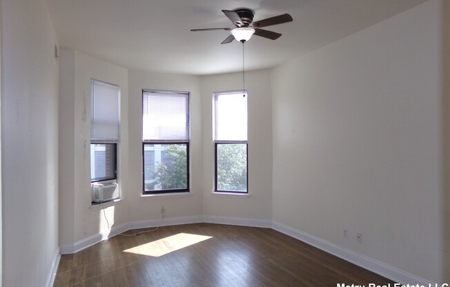 908 W Montrose Ave bsmt
