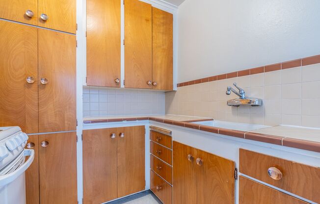 Studio, 1 bath, 545 sqft, $1,325, Unit 206