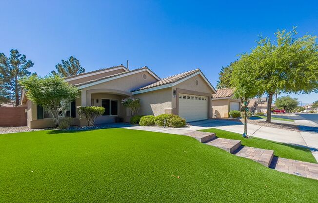 HENDERSON, GATED COMMUNITY, IMMACULATE ONE-STORY HOME WITH SOLAR PANELS INCLUDED!